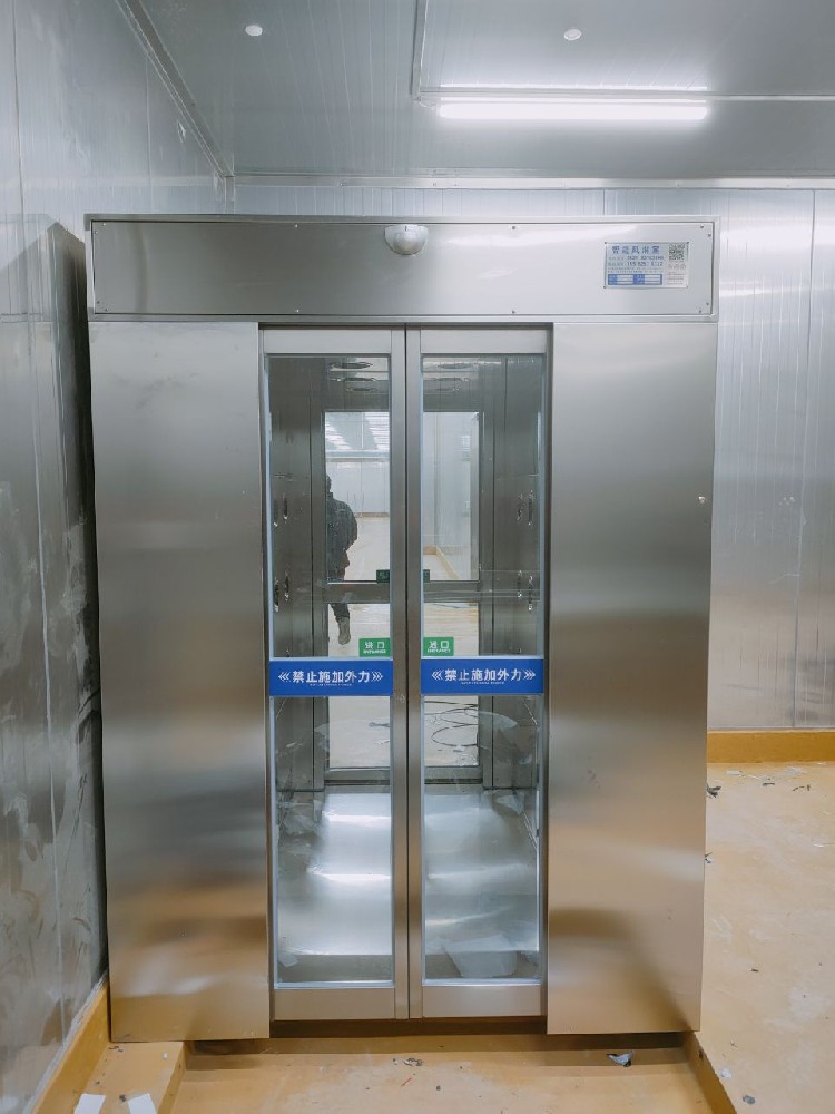 濟南海牛工業設備有限公司風淋室安裝